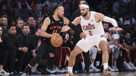 Jalen Brunson ร่ายมนตร์บทใหม่: เมื่อเพชฌฆาตกลายเป็นผู้สร้างสรรค์ กับ 14 แอสซิสต์พาทีมทะยานใน Game 2