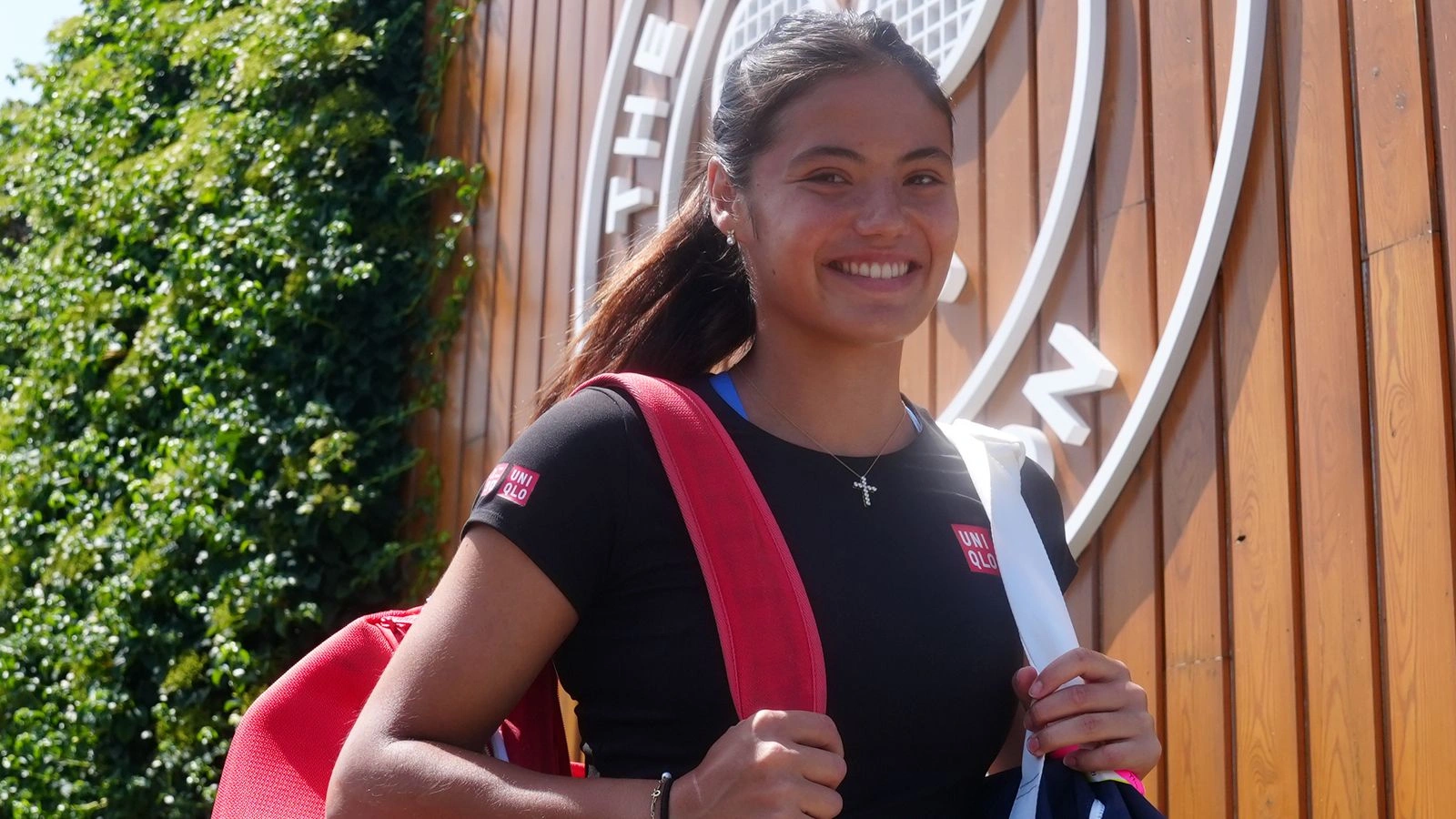 Emma Raducanu กับโอกาสใน Wimbledon: วิเคราะห์ฟอร์มมือ 1 สหราชอาณาจักรหลังคว้ารองแชมป์ Queen's Club