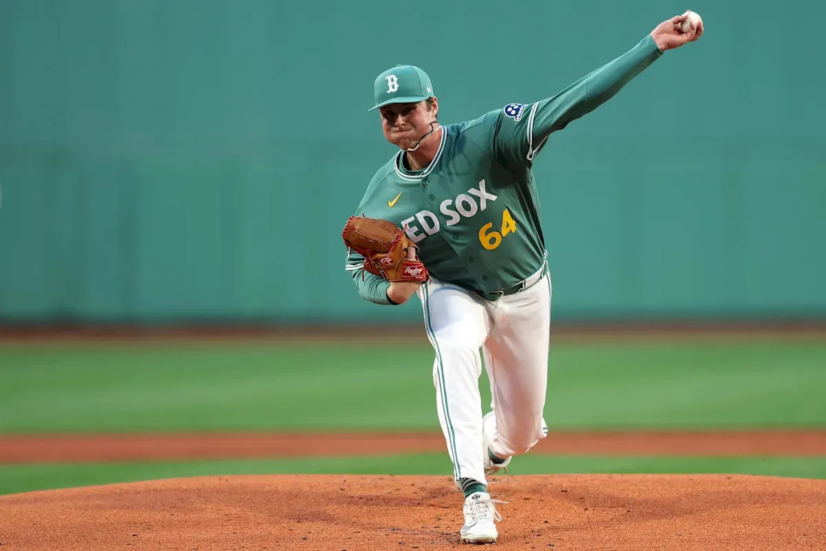 Red Sox 3, Astros 1: คราบเหงื่อ กลิ่นดิน และชัยชนะใต้เงาเครื่องบินประท้วงที่ Fenway
