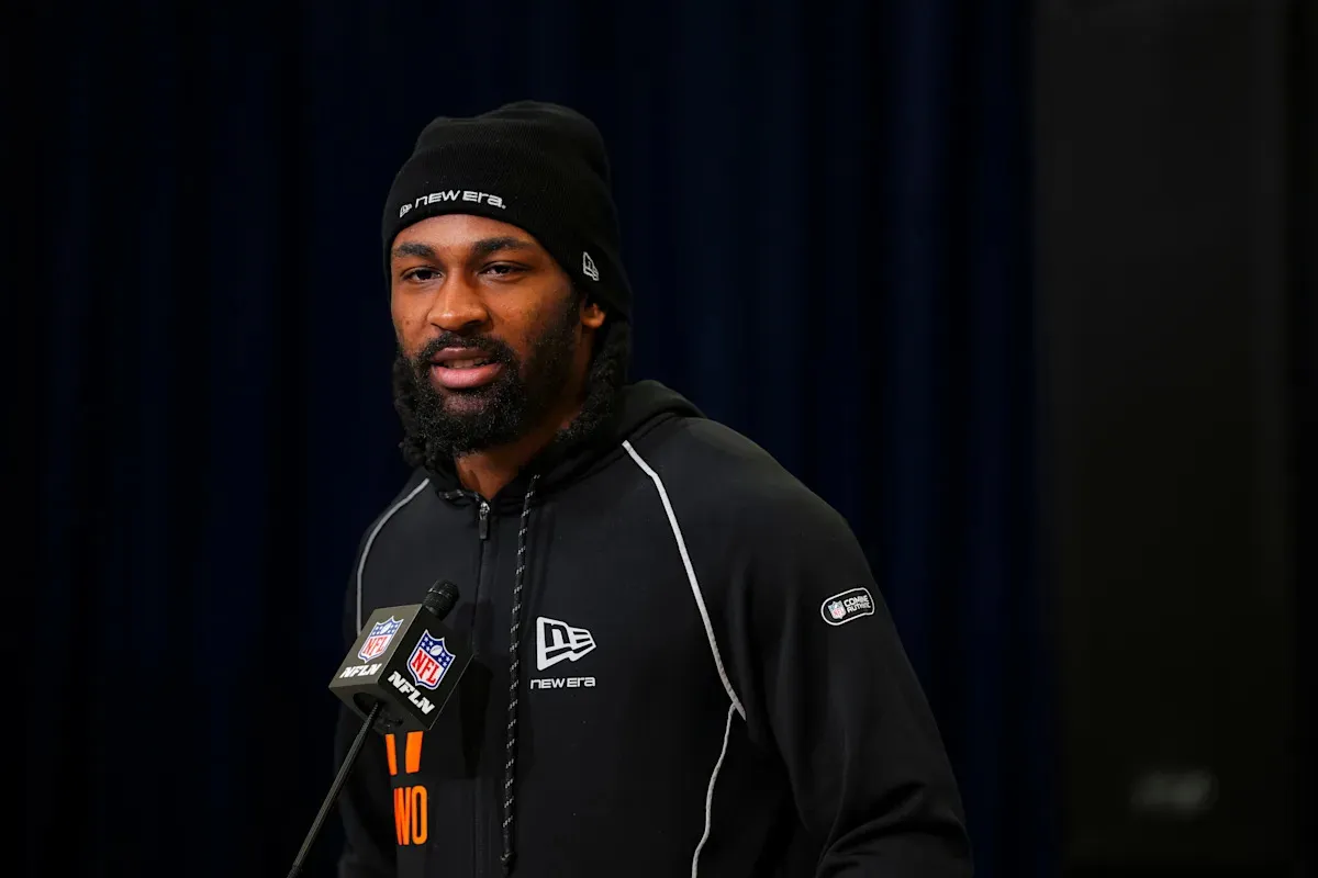 ปราชญ์แห่งสนามหญ้าประสานสายตา: เมื่อตำนานมองเห็นเงาของ Dez Bryant ในตัวตนของ Omar Cooper Jr.