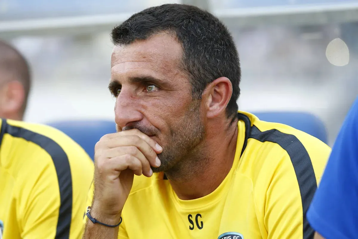 เงาที่ทาบทับลุ่มแม่น้ำลัวร์: Nantes กับความหวังที่ริบหรี่และชื่อของ Stéphane Gilli ในม่านหมอก