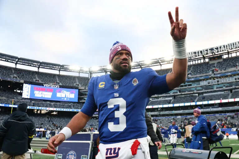 Russell Wilson อาจละทิ้งผืนดินแห่งการต่อสู้ เพื่อผลิบานในฐานะนักวิจารณ์ผ่านหน้าจอ