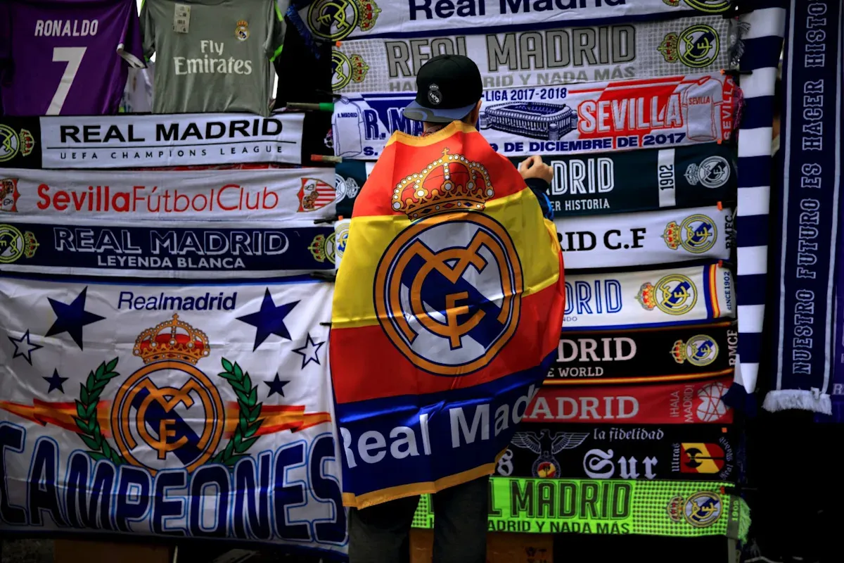 หลุดแบบสับ! ส่องชุดแข่งฉลอง 125 ปี Real Madrid เรียบหรูดูแพงจนสปอนเซอร์แทบหายไปกับตา